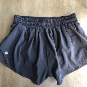 Lululemon Hotty Hot Short || 2.5” Size 6